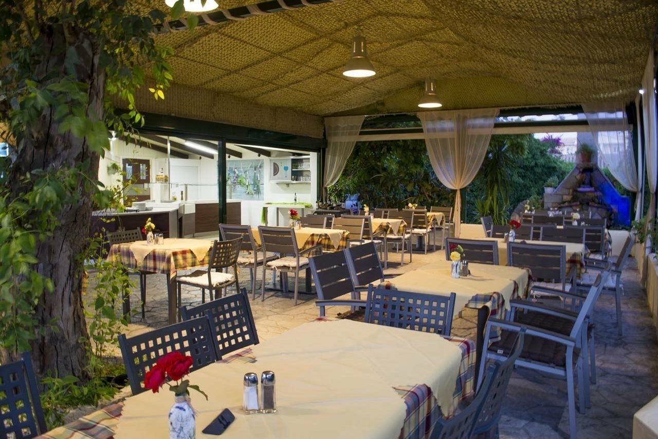 Amaryllis Hotel Kalamákion Extérieur photo